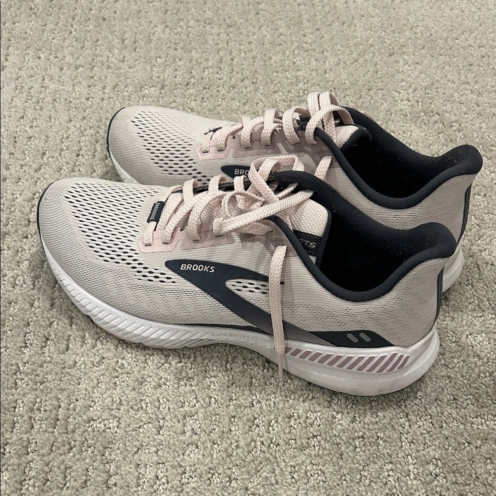 Women's Launch 8